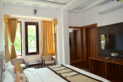 Luxury Hotel Near Sikh Colony Udaipur